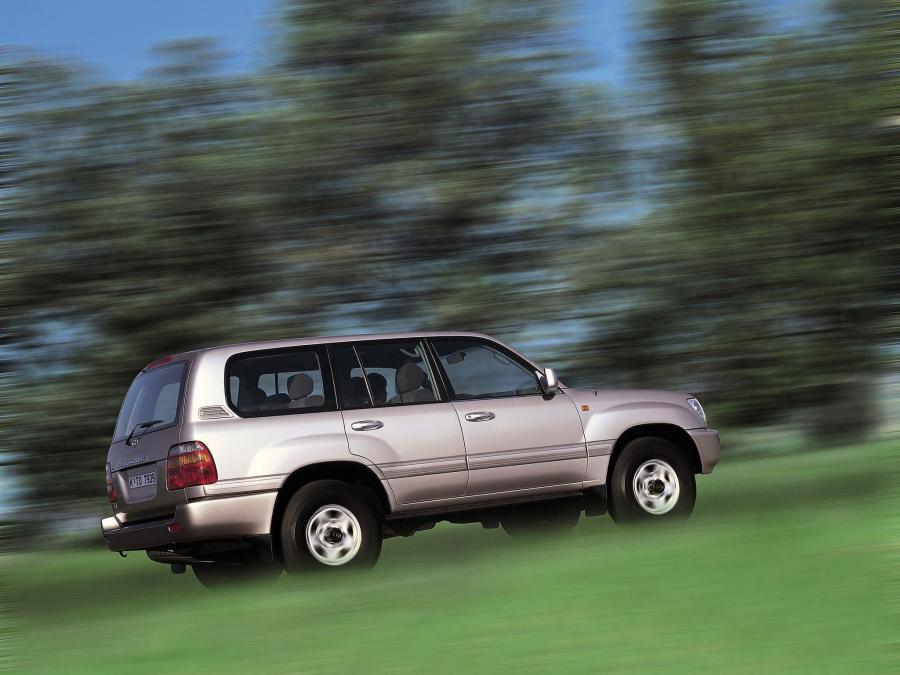  Toyota Land Cruiser 100 VX (J100-101) 1998 года  (фото 37 из 58)